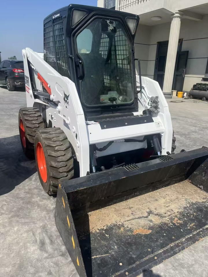 BOBCAT S160 - Мини-погрузчик с бортовым поворотом: фото 3 BOBCAT S160 - Мини-погрузчик с бортовым поворотом: фото 3