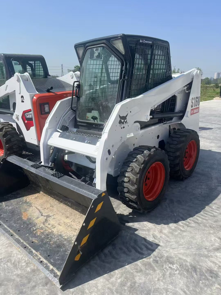 BOBCAT S160 - Мини-погрузчик с бортовым поворотом: фото 2 BOBCAT S160 - Мини-погрузчик с бортовым поворотом: фото 2
