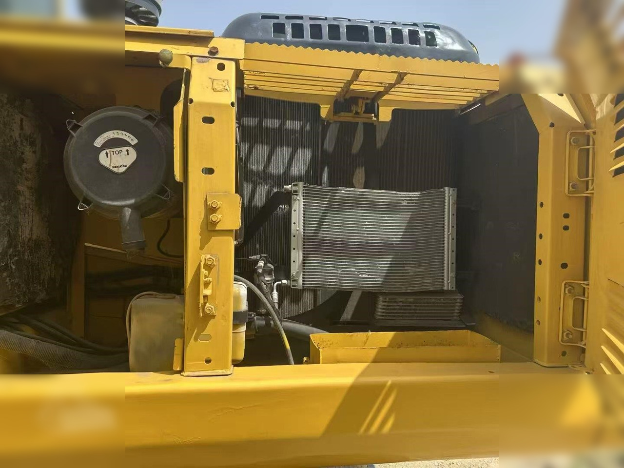 Гусеничный экскаватор KOMATSU PC200-8: фото 9