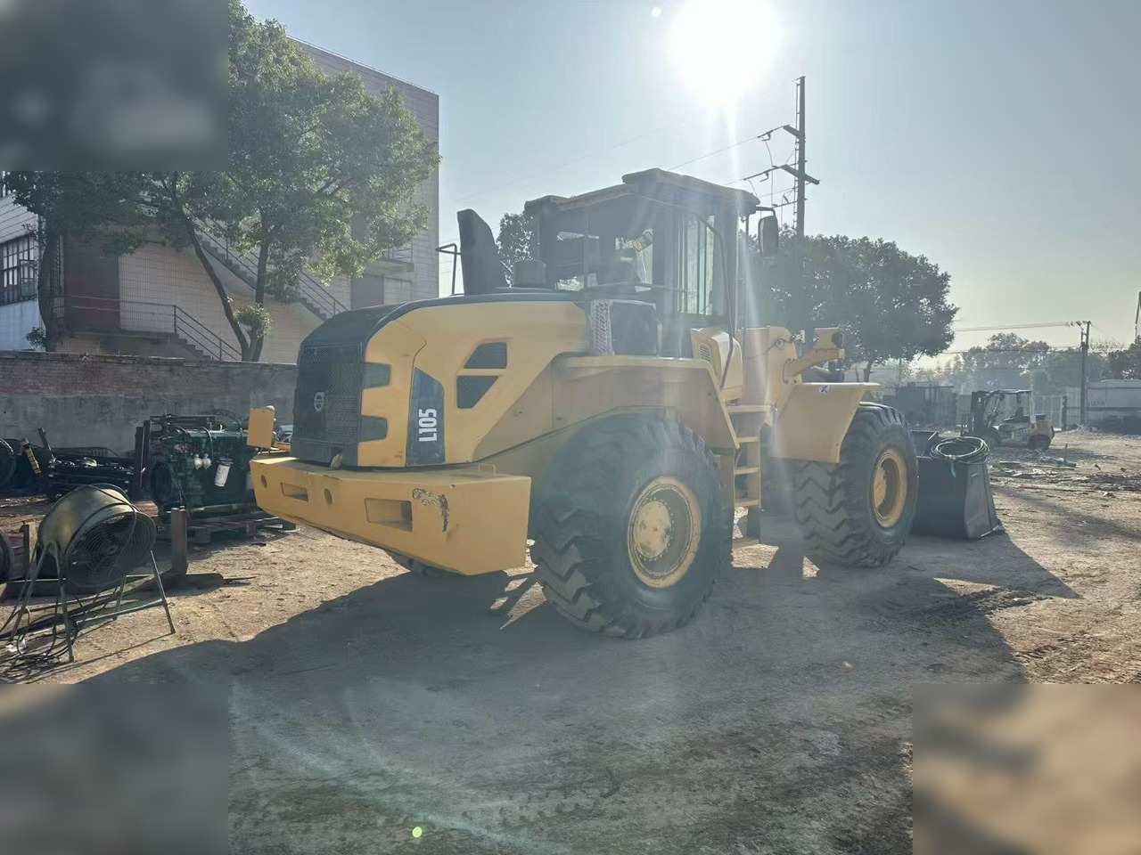 VOLVO L105 - Колёсный погрузчик: фото 1 VOLVO L105 - Колёсный погрузчик: фото 1