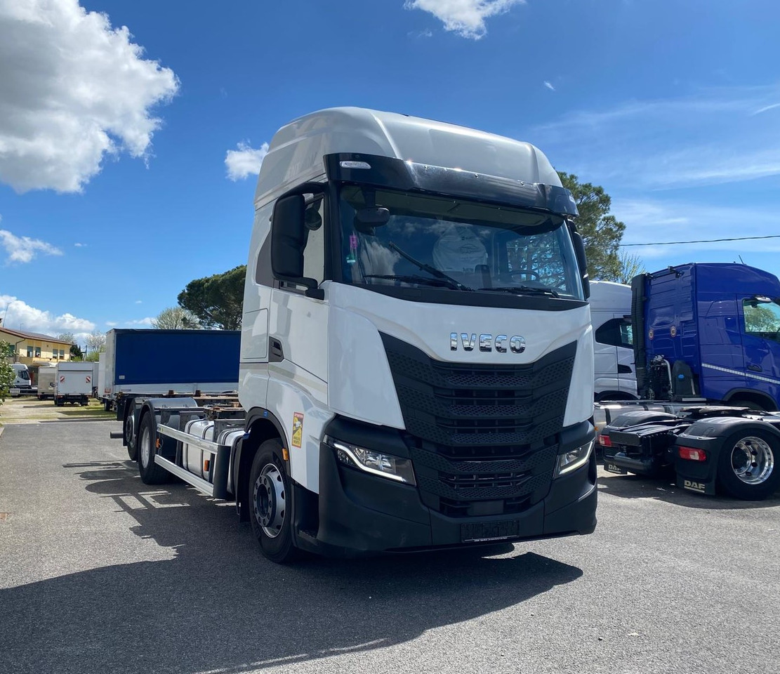 IVECO S-WAY AS260S48 - Грузовик-шасси: фото 3 IVECO S-WAY AS260S48 - Грузовик-шасси: фото 3
