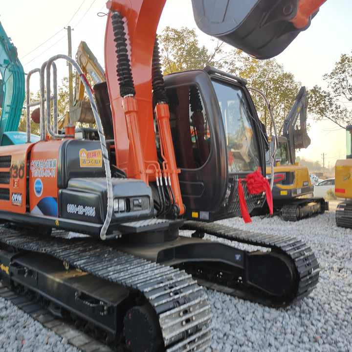 HITACHI ZX130 , Original Japan Surplus Hitachi ZX130 for Sale - Гусеничный экскаватор: фото 2 HITACHI ZX130 , Original Japan Surplus Hitachi ZX130 for Sale - Гусеничный экскаватор: фото 2