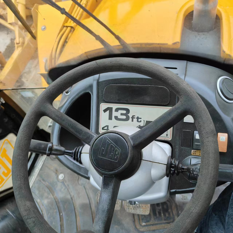 Экскаватор-погрузчик JCB 4CX [ Copy ]: фото 6