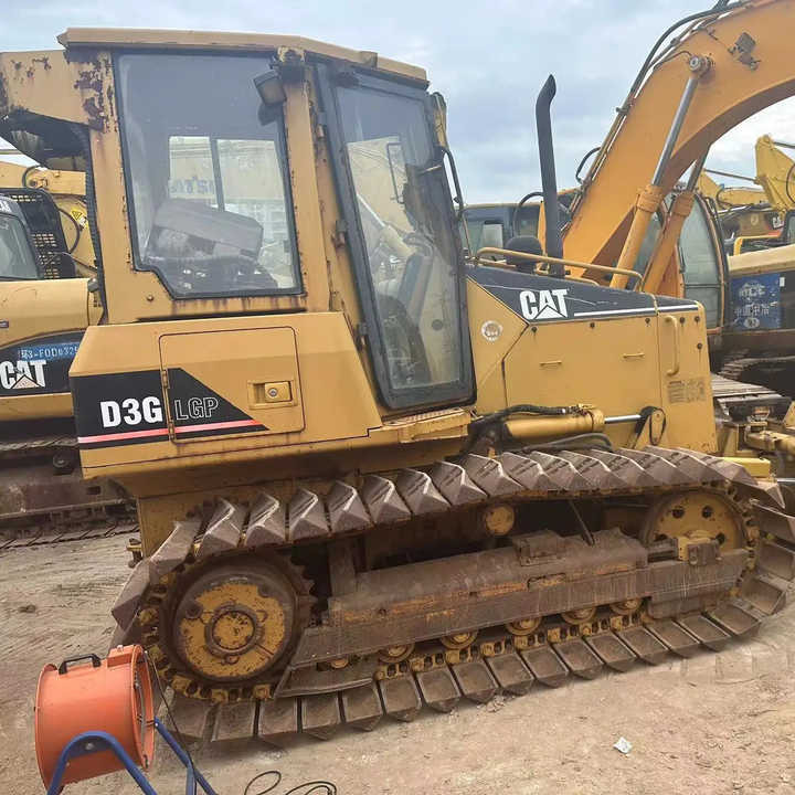 Used Caterpillar CAT D3G Land Road Motor Bulldozer CAT Used Grader Cheap Price for Sale - Бульдозер: фото 1 Used Caterpillar CAT D3G Land Road Motor Bulldozer CAT Used Grader Cheap Price for Sale - Бульдозер: фото 1