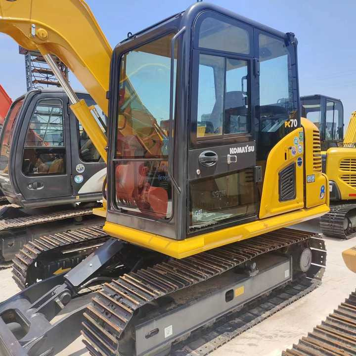 Used Excavator KOMATSU PC70-8 Construction Machinery Excavator PC70-8 PC60 PC70 Excavators for Sale at Negotiable Price - Гусеничный экскаватор: фото 1 Used Excavator KOMATSU PC70-8 Construction Machinery Excavator PC70-8 PC60 PC70 Excavators for Sale at Negotiable Price - Гусеничный экскаватор: фото 1