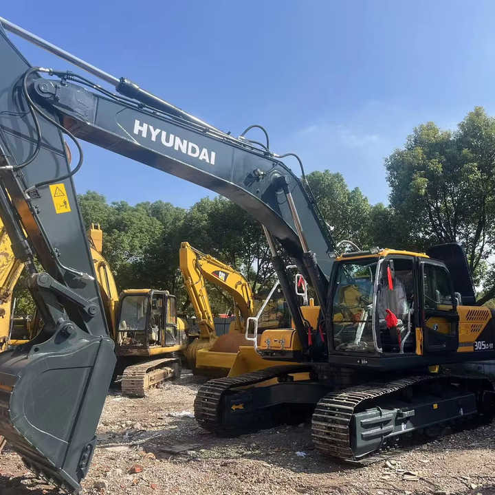 Used HYUNDAI 305LC-9T Crawler Excavator with Good Performance Hyundai30 Tons Earthmoving Machinery with Low Price On-sale - Гусеничный экскаватор: фото 1 Used HYUNDAI 305LC-9T Crawler Excavator with Good Performance Hyundai30 Tons Earthmoving Machinery with Low Price On-sale - Гусеничный экскаватор: фото 1