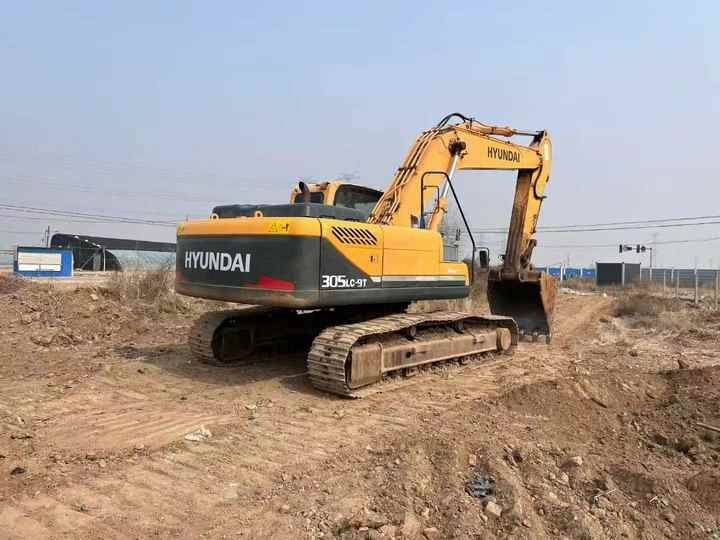 Used HYUNDAI 305LC-9T Crawler Excavator with good performance Hyundai30 tons earthmoving machinery with low price on-sale - Гусеничный экскаватор: фото 2 Used HYUNDAI 305LC-9T Crawler Excavator with good performance Hyundai30 tons earthmoving machinery with low price on-sale - Гусеничный экскаватор: фото 2