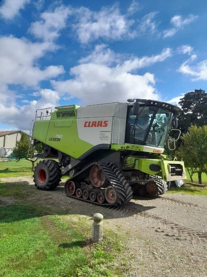 Claas LEXION 750 RISO - Зерноуборочный комбайн: фото 1 Claas LEXION 750 RISO - Зерноуборочный комбайн: фото 1