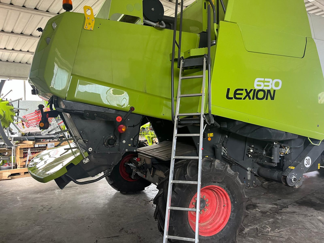 Claas Lexion 630 Montana - Зерноуборочный комбайн: фото 2 Claas Lexion 630 Montana - Зерноуборочный комбайн: фото 2