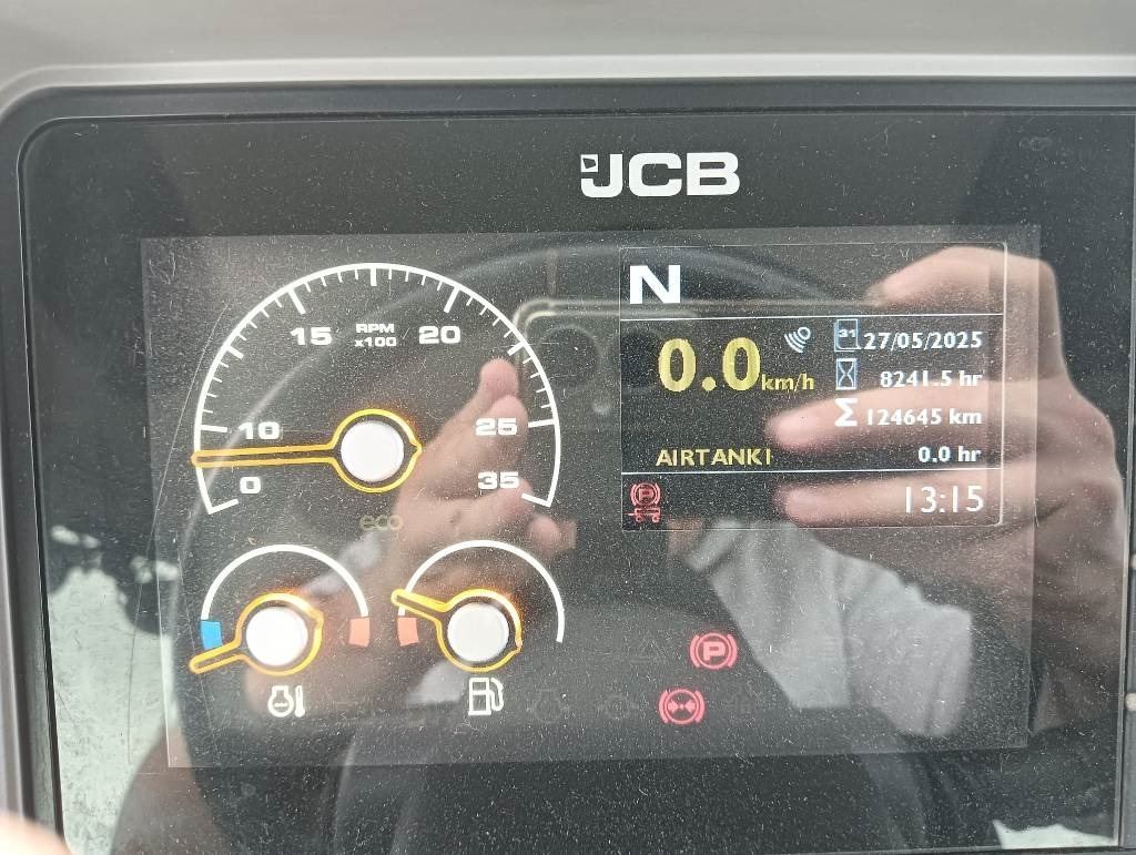 JCB Fastrac 4220 - Трактор: фото 5 JCB Fastrac 4220 - Трактор: фото 5