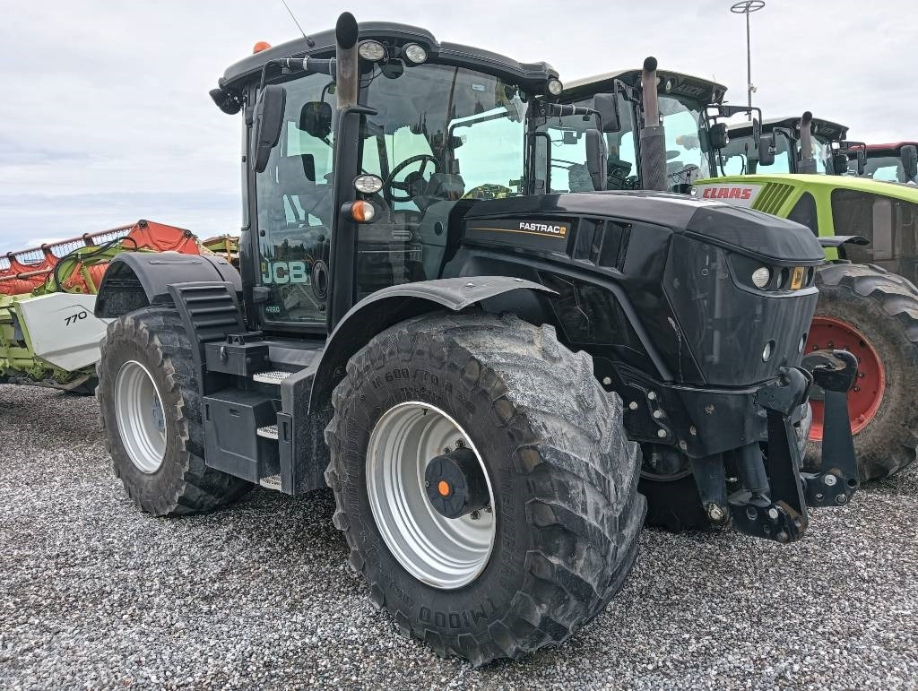 JCB Fastrac 4220 - Трактор: фото 1 JCB Fastrac 4220 - Трактор: фото 1