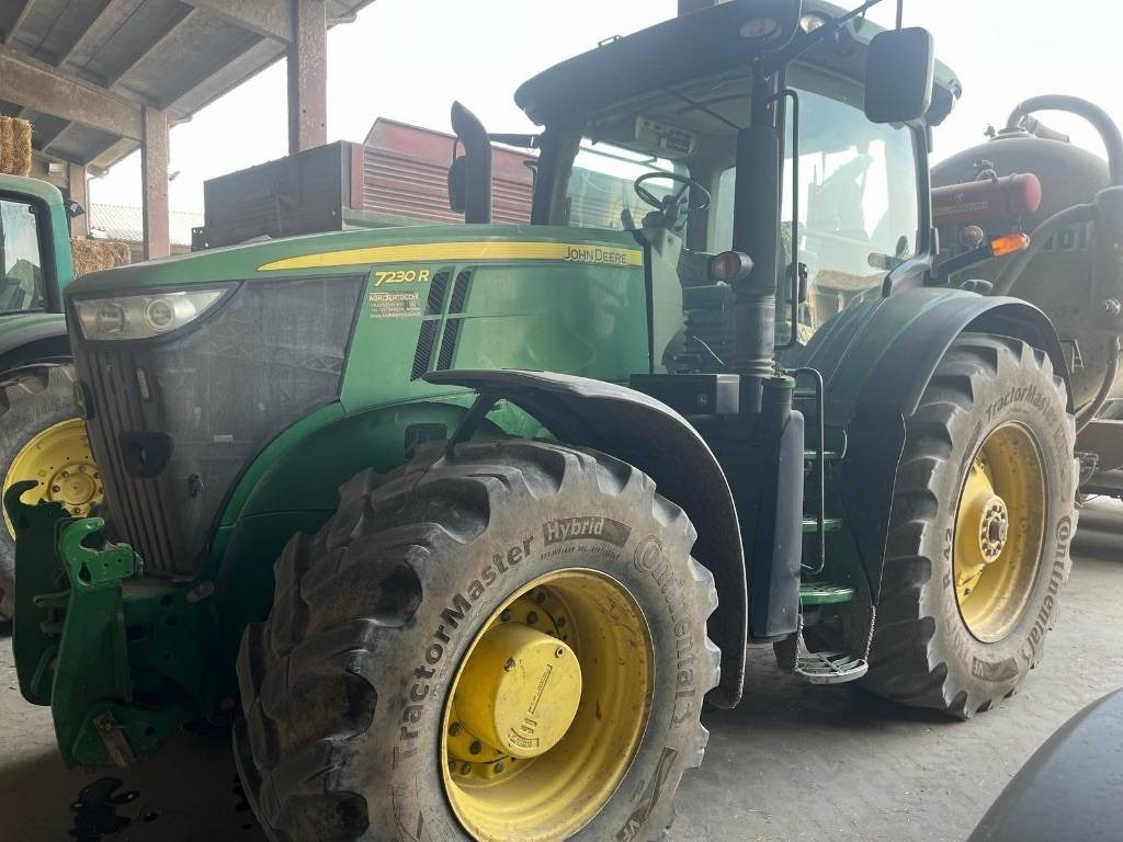 John Deere 7230 R - Трактор: фото 4 John Deere 7230 R - Трактор: фото 4