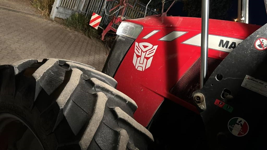 Massey Ferguson 5710 - Трактор: фото 3 Massey Ferguson 5710 - Трактор: фото 3