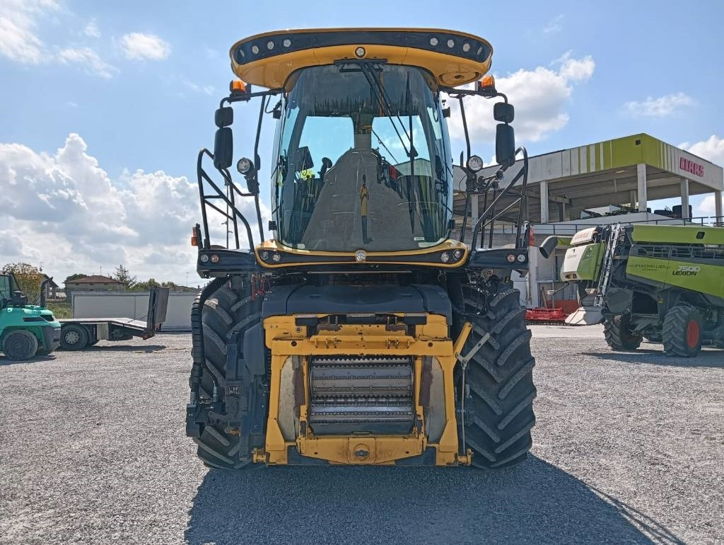 New Holland FR 650 - Кормоуборочный комбайн: фото 2 New Holland FR 650 - Кормоуборочный комбайн: фото 2