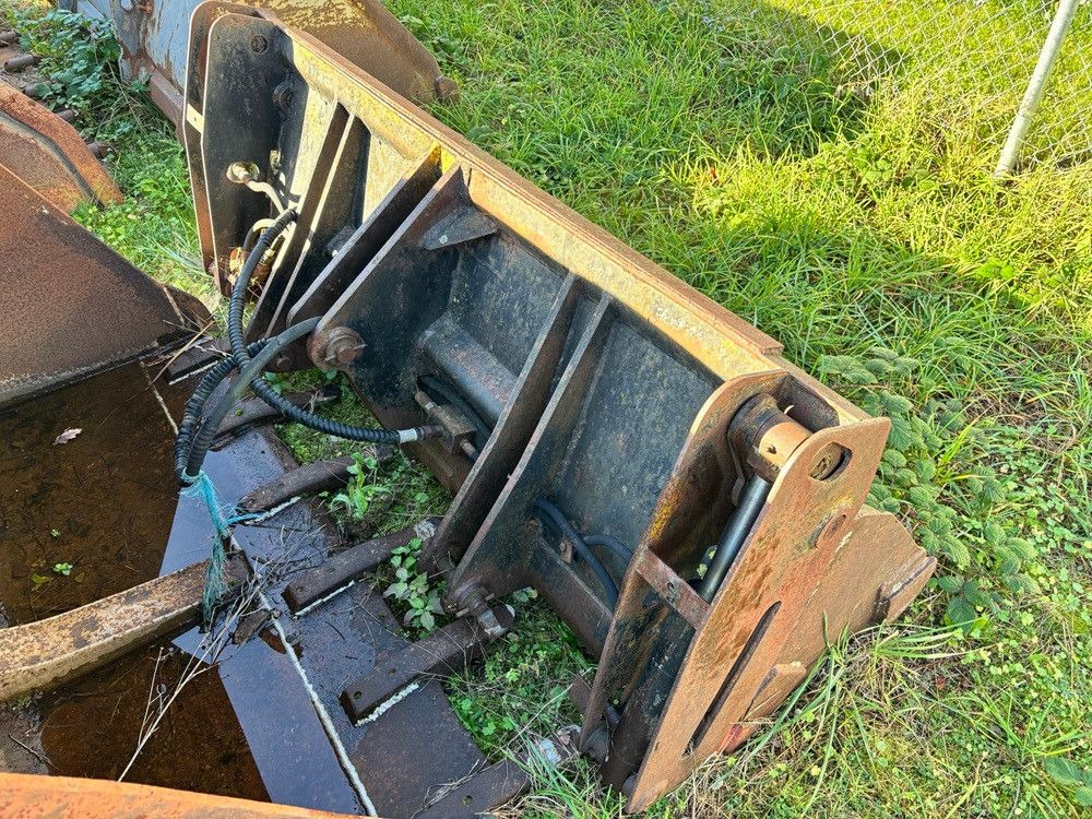 Schaeff Klappschaufel Greiferschaufel - Колёсный погрузчик: фото 1 Schaeff Klappschaufel Greiferschaufel - Колёсный погрузчик: фото 1