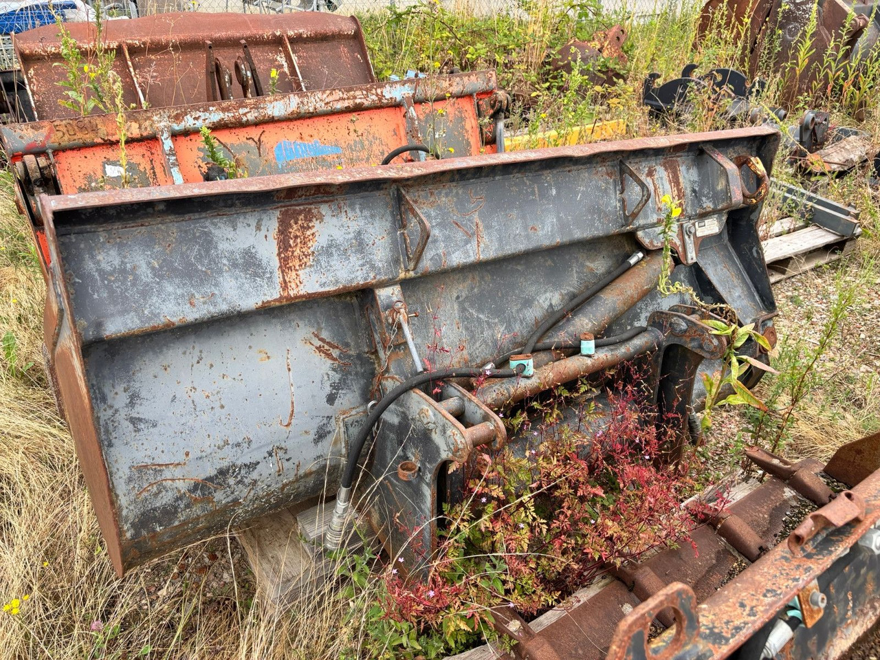 Schaeff Seitenkippschaufel - Колёсный погрузчик: фото 2 Schaeff Seitenkippschaufel - Колёсный погрузчик: фото 2