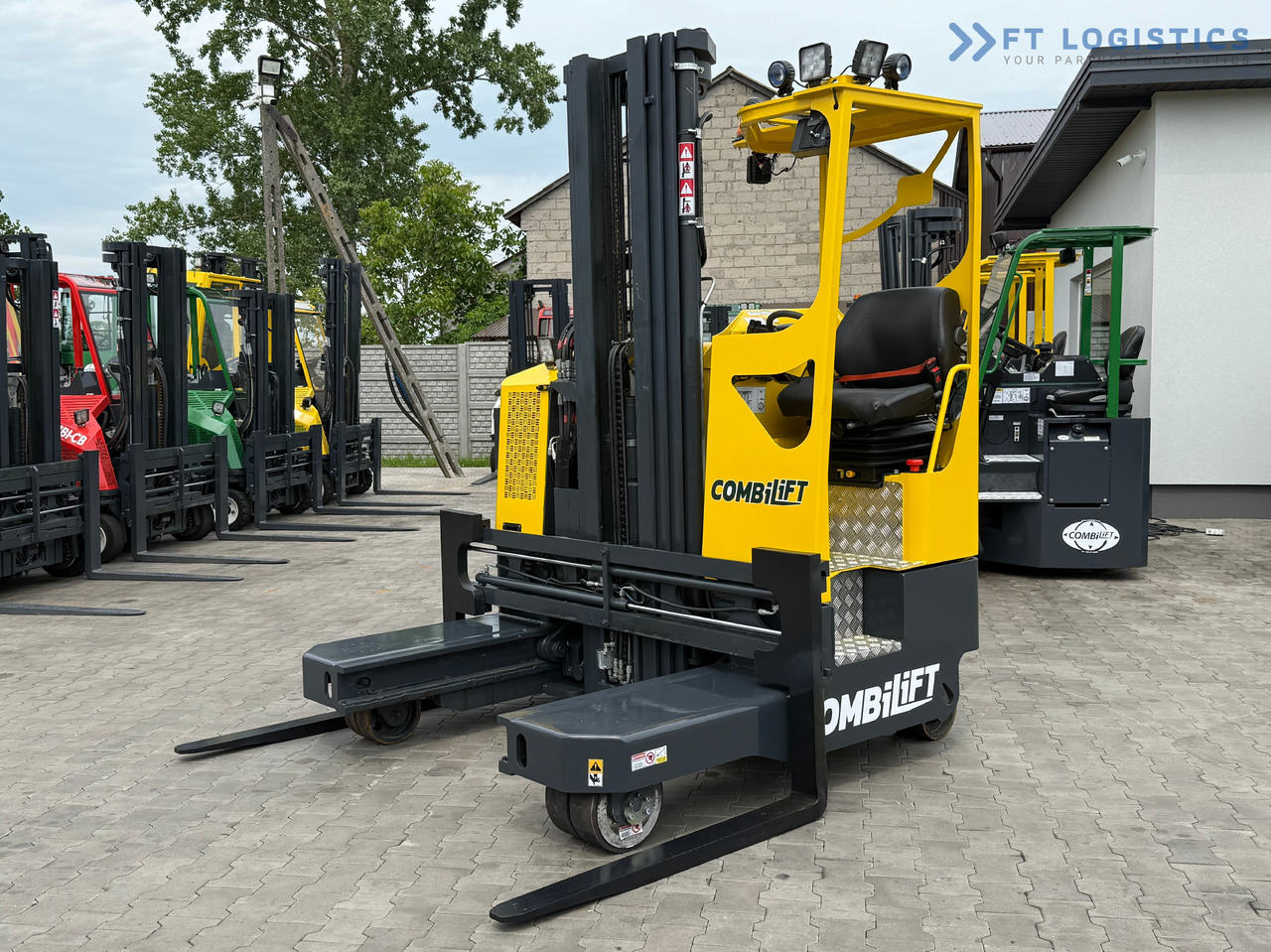 COMBILIFT MR / ELECTRIC / TRIPLEX – 6000MM / FULL FREE LIFT / WIDE POSITIONER / FORK SIDESHIFT / ONLY 1400 HOURS / LIKE NEW - Четырехсторонний погрузчик: фото 1 COMBILIFT MR / ELECTRIC / TRIPLEX – 6000MM / FULL FREE LIFT / WIDE POSITIONER / FORK SIDESHIFT / ONLY 1400 HOURS / LIKE NEW - Четырехсторонний погрузчик: фото 1