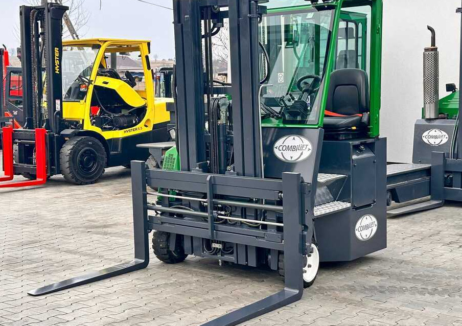 Combilift C2500CB / TRIPLEX / DIESEL / 4900MM / FREE LIFT / POSITIONER 1720MM / LIKE NEW - Четырехсторонний погрузчик: фото 2 Combilift C2500CB / TRIPLEX / DIESEL / 4900MM / FREE LIFT / POSITIONER 1720MM / LIKE NEW - Четырехсторонний погрузчик: фото 2