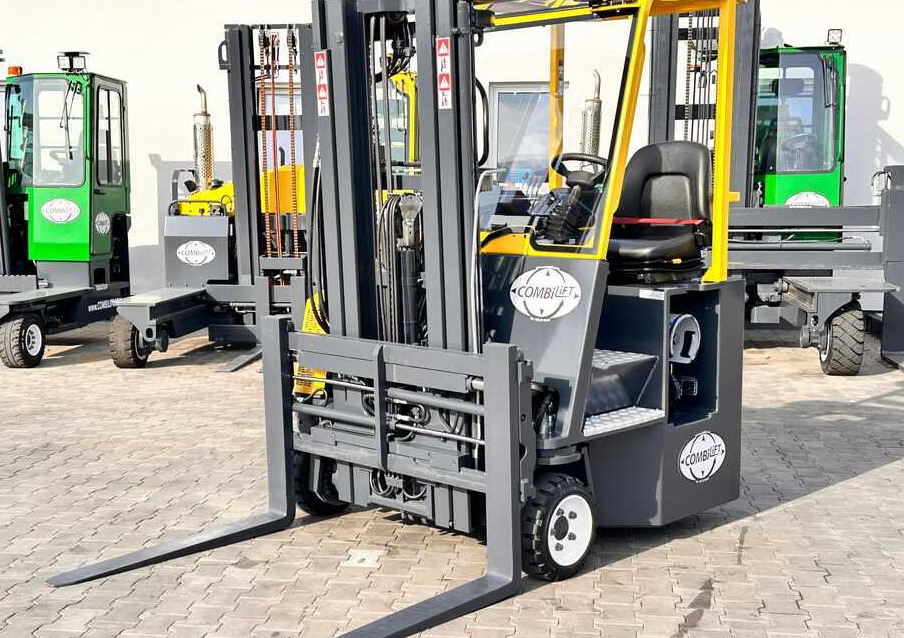 Combilift C3000CB / GAS / TRIPLEX / 4900MM / FREE LIFT / FORK POSITIONER / SIC3000CB / GAS / TRIPLEX / 4900MM / FREE LIFT / FORK POSITIONER / SIDE SHIFT / LIKE NEWDE SHIFT / LIKE NEW - Четырехсторонний погрузчик: фото 3 Combilift C3000CB / GAS / TRIPLEX / 4900MM / FREE LIFT / FORK POSITIONER / SIC3000CB / GAS / TRIPLEX / 4900MM / FREE LIFT / FORK POSITIONER / SIDE SHIFT / LIKE NEWDE SHIFT / LIKE NEW - Четырехсторонний погрузчик: фото 3