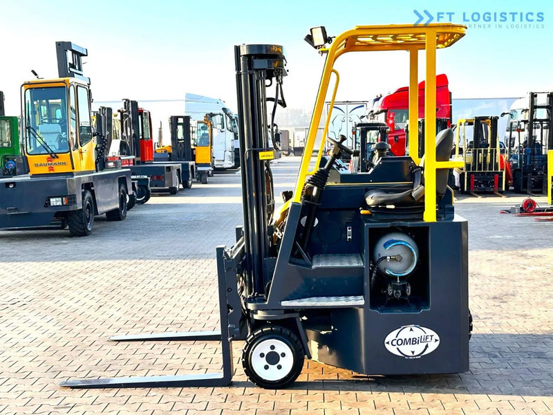 Combilift C3000CB / LPG / TRIPLEX - 4900MM / LPG / FREE LIFT / FORK POSITIONER C3000CB / LPG / TRIPLEX - 4900MM / LPG / FREE LIFT / FORK P - Четырехсторонний погрузчик: фото 2 Combilift C3000CB / LPG / TRIPLEX - 4900MM / LPG / FREE LIFT / FORK POSITIONER C3000CB / LPG / TRIPLEX - 4900MM / LPG / FREE LIFT / FORK P - Четырехсторонний погрузчик: фото 2