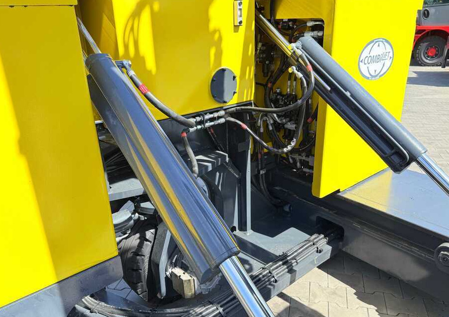 Четырехсторонний погрузчик Combilift C4000STE / TRIPLEX / 6850MM / FREE LIFT / ONLY 1,348 HOURS / FORK SIDESHIFT / EXCELLENT CONDITION: фото 19