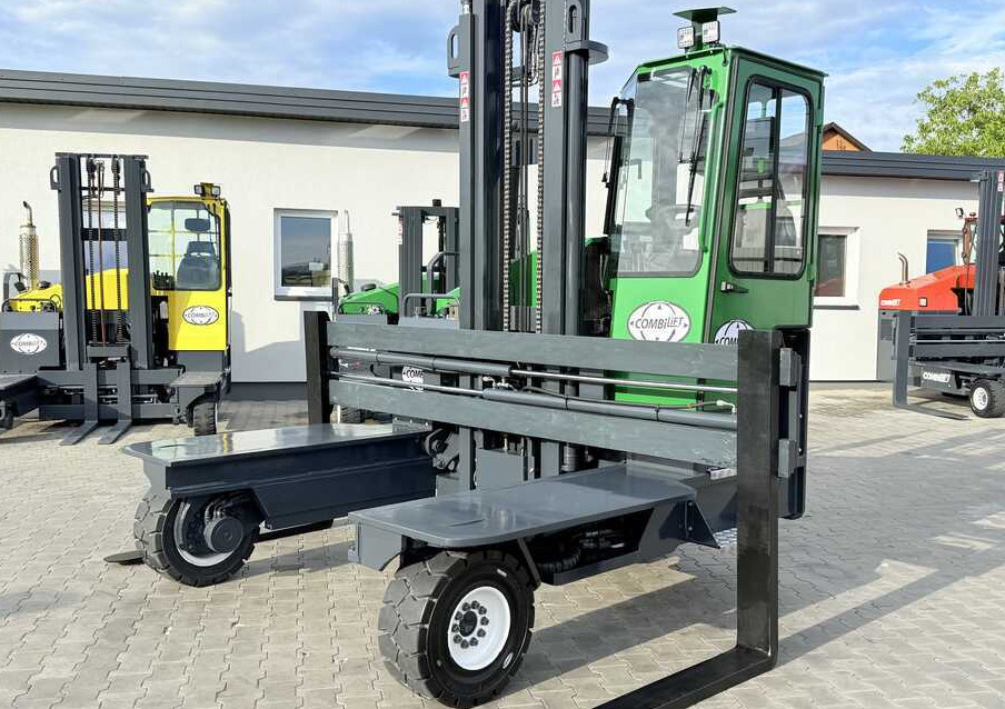 Combilift C5000XL / DIESEL / DUPLEX - 4000MM / WIDE FORK POSITIONER 3350MM / FULL HEATED CABIN / ONLY 6453 HOURS / CONDITION - LIKE NEW! - Четырехсторонний погрузчик: фото 5 Combilift C5000XL / DIESEL / DUPLEX - 4000MM / WIDE FORK POSITIONER 3350MM / FULL HEATED CABIN / ONLY 6453 HOURS / CONDITION - LIKE NEW! - Четырехсторонний погрузчик: фото 5
