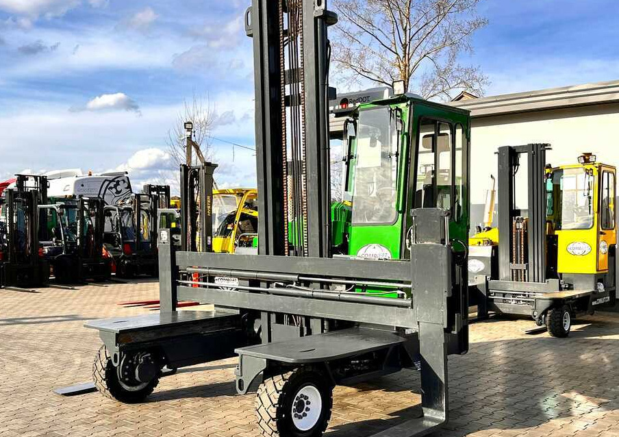 Combilift C5000XL / LPG / AIR CONDITIONING / WIDE POSITIONER / DUPLEX MAST / ADJUSTABLE FORKS / NEW TIRES / EXCELLENT CONDITION! - Четырехсторонний погрузчик: фото 1 Combilift C5000XL / LPG / AIR CONDITIONING / WIDE POSITIONER / DUPLEX MAST / ADJUSTABLE FORKS / NEW TIRES / EXCELLENT CONDITION! - Четырехсторонний погрузчик: фото 1