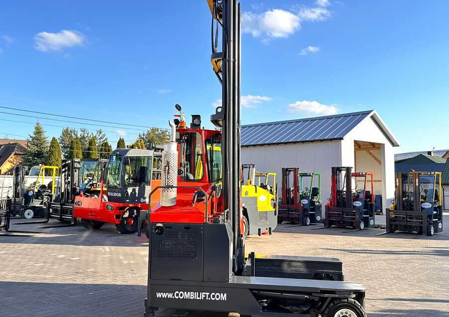 Четырехсторонний погрузчик Combilift COMBILIFT C4000 – TRIPLEX 9300 mm – Year 2017 – GAS – FREE LIFT – FORK SIDE SHIFT – CONDITION 5/5: фото 6