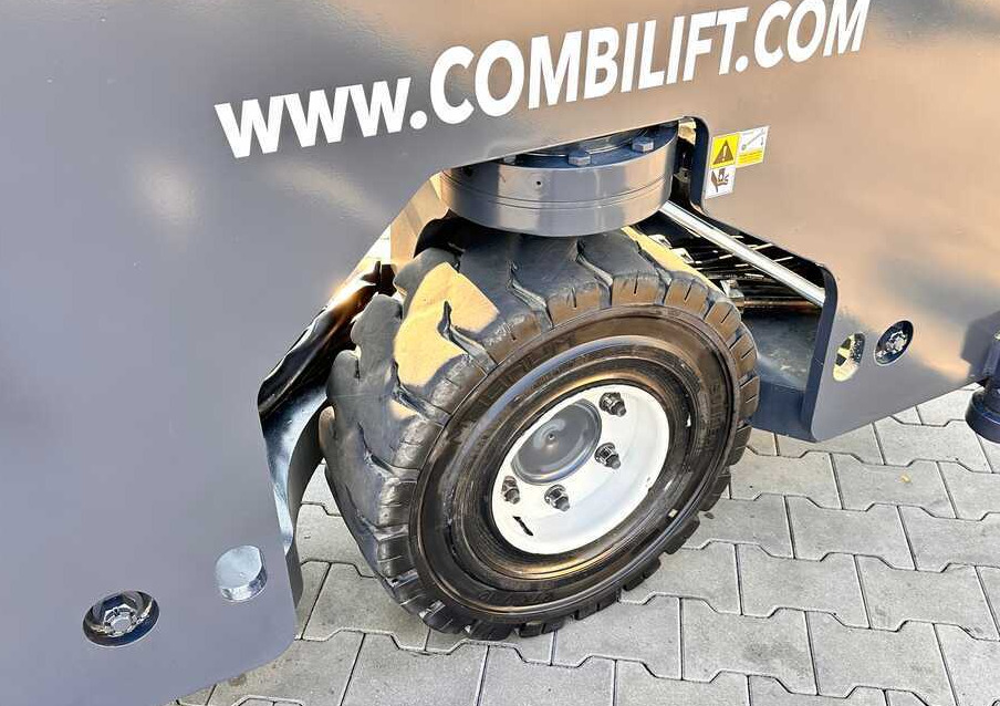 Четырехсторонний погрузчик Combilift COMBILIFT C4000 – TRIPLEX 9300 mm – Year 2017 – GAS – FREE LIFT – FORK SIDE SHIFT – CONDITION 5/5: фото 35