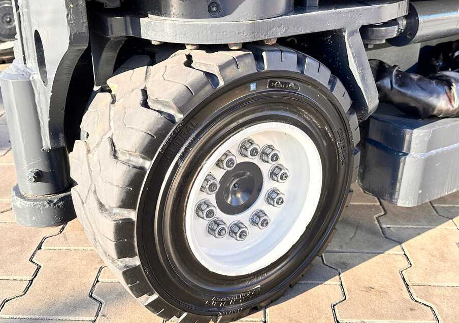 Четырехсторонний погрузчик Combilift COMBILIFT C4000 – TRIPLEX 9300 mm – Year 2017 – GAS – FREE LIFT – FORK SIDE SHIFT – CONDITION 5/5: фото 11