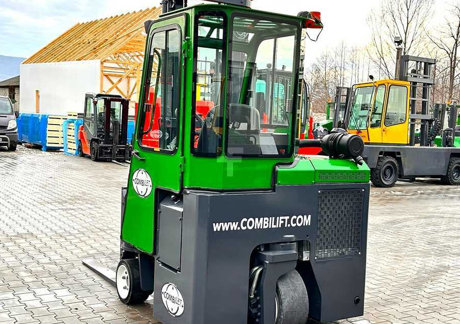 Combilift Combilift C3000CB - DUPLEX 4000mm - Year 2015 - / CABIN - HEATING / ONLY 6546 MTH / EXCELLENT CONDITION / LIKE NEW! - Четырехсторонний погрузчик: фото 4 Combilift Combilift C3000CB - DUPLEX 4000mm - Year 2015 - / CABIN - HEATING / ONLY 6546 MTH / EXCELLENT CONDITION / LIKE NEW! - Четырехсторонний погрузчик: фото 4