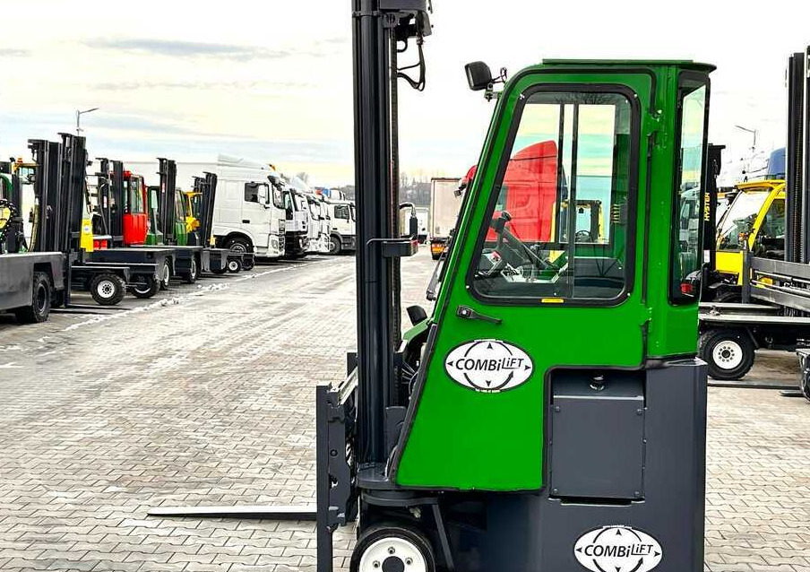 Combilift Combilift C3000CB - DUPLEX 4000mm - Year 2015 - / CABIN - HEATING / ONLY 6546 MTH / EXCELLENT CONDITION / LIKE NEW! - Четырехсторонний погрузчик: фото 3 Combilift Combilift C3000CB - DUPLEX 4000mm - Year 2015 - / CABIN - HEATING / ONLY 6546 MTH / EXCELLENT CONDITION / LIKE NEW! - Четырехсторонний погрузчик: фото 3
