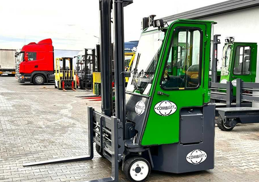 Combilift Combilift C3000CB - DUPLEX 4000mm - Year 2015 - / CABIN - HEATING / ONLY 6546 MTH / EXCELLENT CONDITION / LIKE NEW! - Четырехсторонний погрузчик: фото 2 Combilift Combilift C3000CB - DUPLEX 4000mm - Year 2015 - / CABIN - HEATING / ONLY 6546 MTH / EXCELLENT CONDITION / LIKE NEW! - Четырехсторонний погрузчик: фото 2