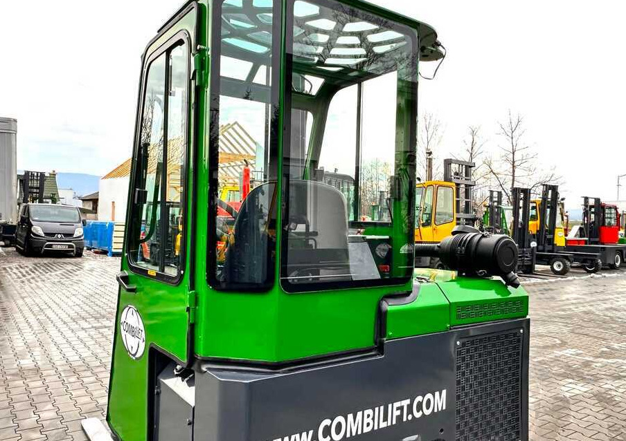 Combilift Combilift C3000CB - DUPLEX 4000mm - Year 2015 - / CABIN - HEATING / ONLY 6546 MTH / EXCELLENT CONDITION / LIKE NEW! - Четырехсторонний погрузчик: фото 5 Combilift Combilift C3000CB - DUPLEX 4000mm - Year 2015 - / CABIN - HEATING / ONLY 6546 MTH / EXCELLENT CONDITION / LIKE NEW! - Четырехсторонний погрузчик: фото 5