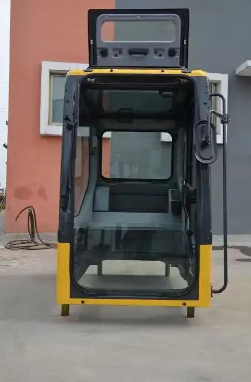 KOMATSU pc200-7 - Кабина для Экскаваторов: фото 2 KOMATSU pc200-7 - Кабина для Экскаваторов: фото 2