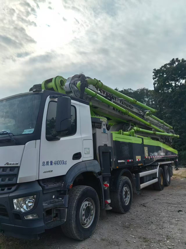 MERCEDES-BENZ,Zoomlion 59 Meters - Автобетононасос-смеситель: фото 1 MERCEDES-BENZ,Zoomlion 59 Meters - Автобетононасос-смеситель: фото 1