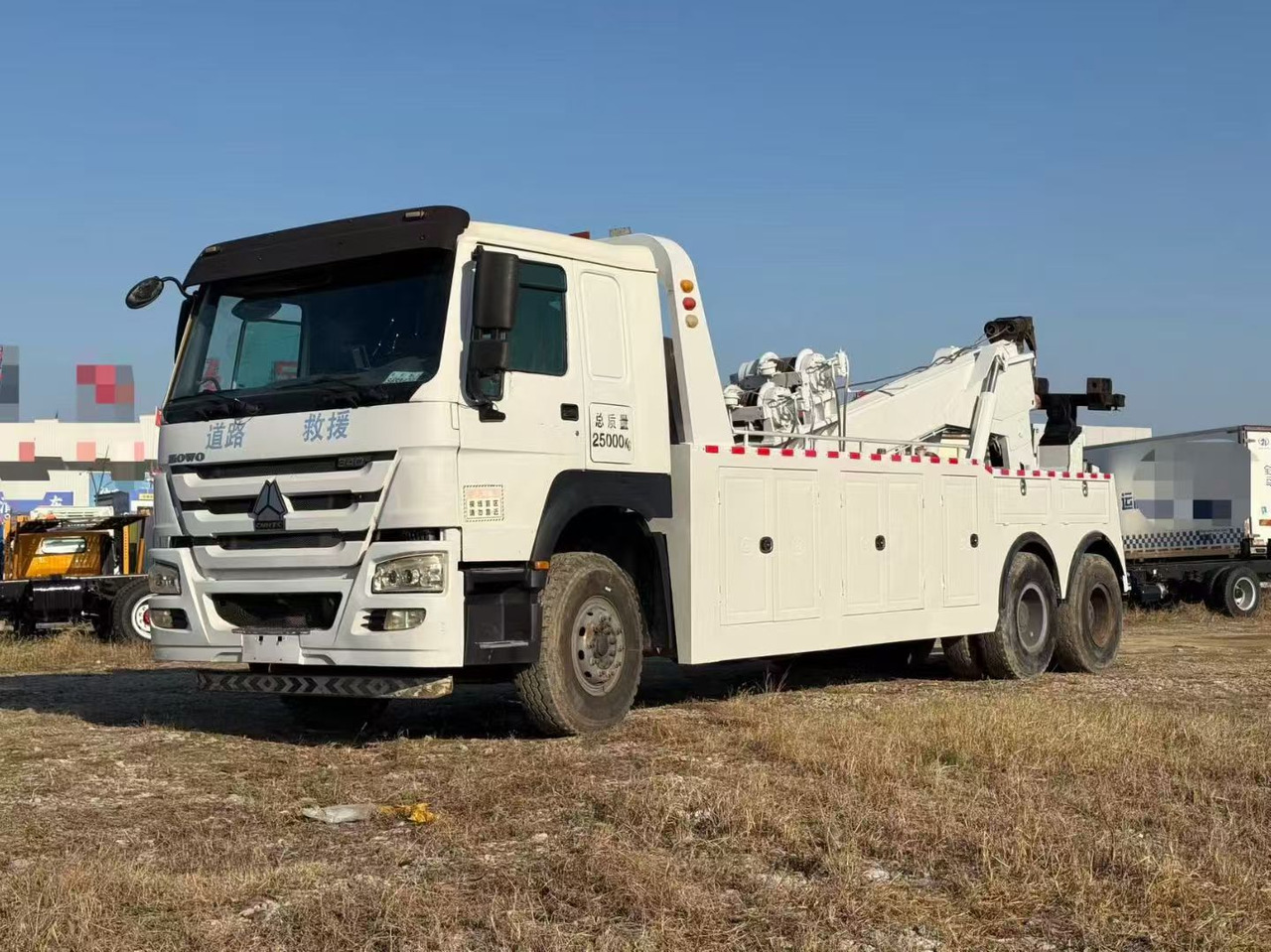 SINOTRUK 6×4 - Эвакуатор: фото 1 SINOTRUK 6×4 - Эвакуатор: фото 1