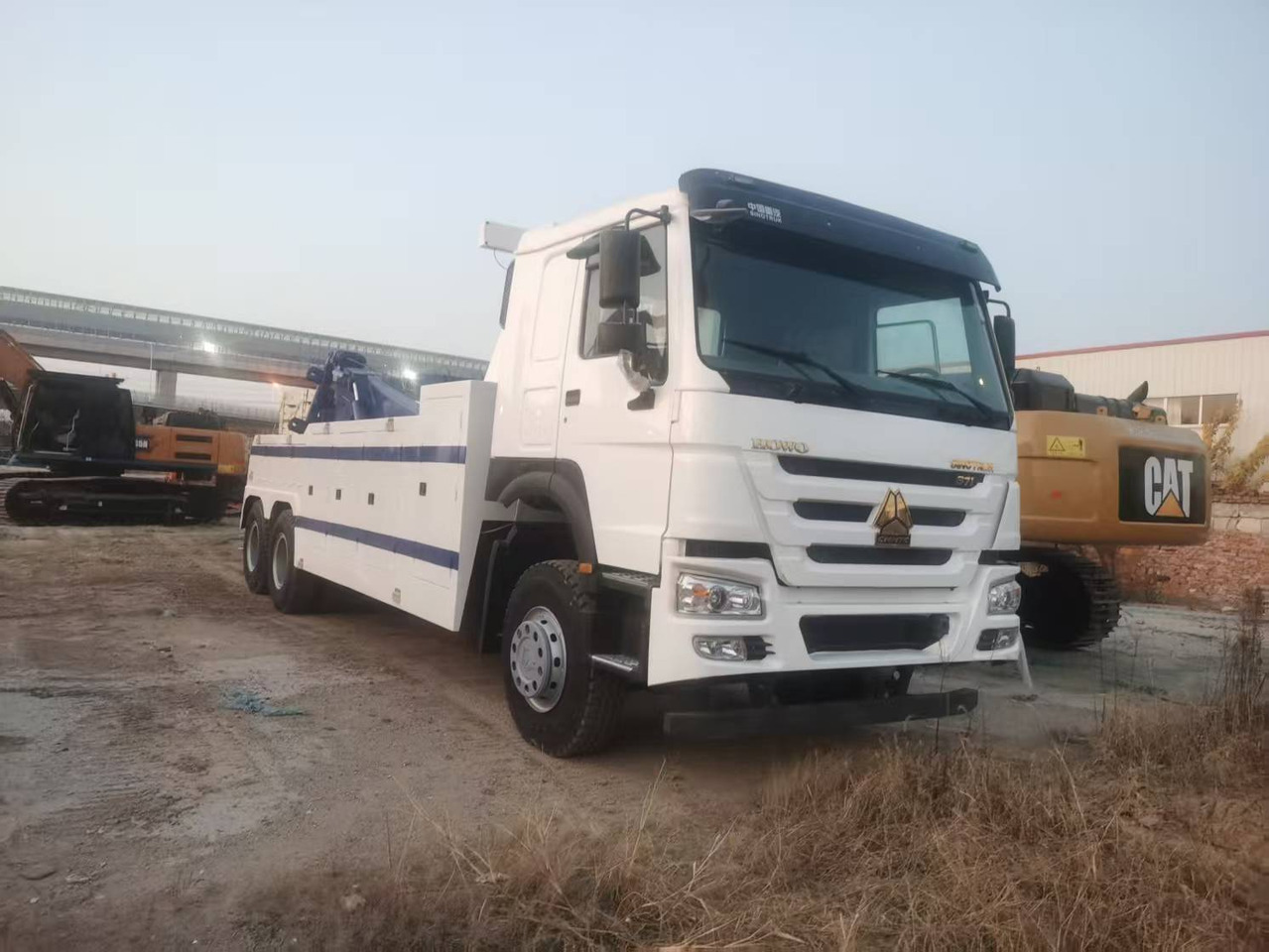 SINOTRUK 6*4 - Эвакуатор: фото 2 SINOTRUK 6*4 - Эвакуатор: фото 2