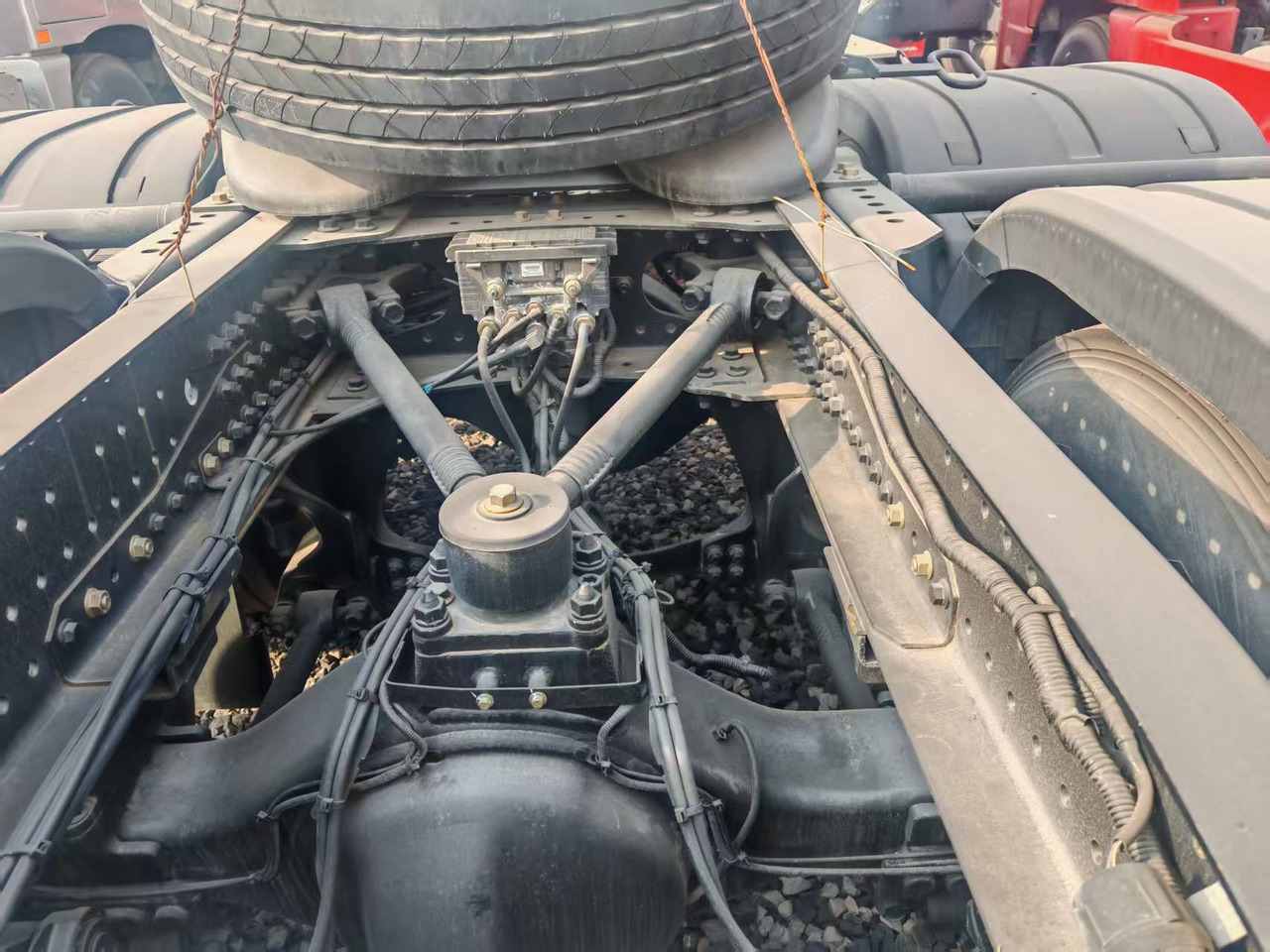 Auman 6×4 - Тягач: фото 4 Auman 6×4 - Тягач: фото 4