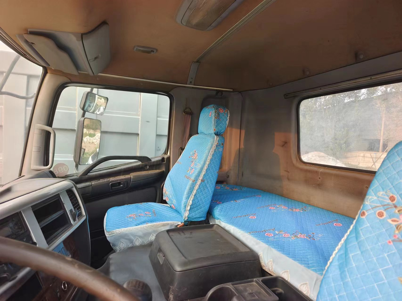 HINO HINO 700,6×4 - Тягач: фото 5 HINO HINO 700,6×4 - Тягач: фото 5