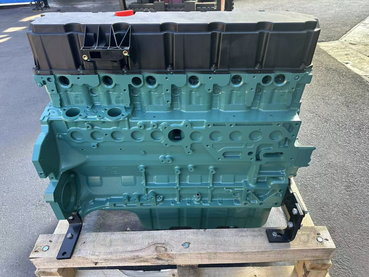 VOLVO D8K - Блок цилиндров для Экскаваторов: фото 2 VOLVO D8K - Блок цилиндров для Экскаваторов: фото 2