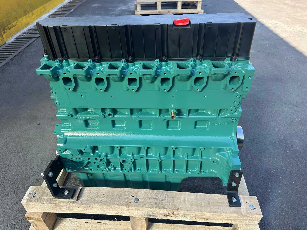 VOLVO D8K - Блок цилиндров для Экскаваторов: фото 1 VOLVO D8K - Блок цилиндров для Экскаваторов: фото 1