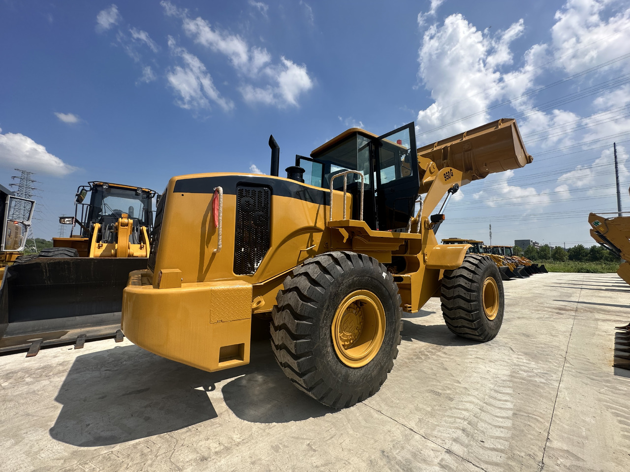 BACKHOE LOADER Used High Quality CAT 950G Wheel Loader on Hot Sale CAT in Stock for Sale - Колёсный погрузчик: фото 3 BACKHOE LOADER Used High Quality CAT 950G Wheel Loader on Hot Sale CAT in Stock for Sale - Колёсный погрузчик: фото 3