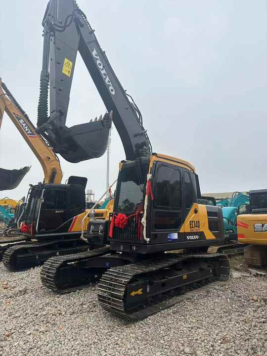 China Brand Used VOLVO EC140 Mini Excavator 6ton Crawler Earth Digger Machine for Sale - Гусеничный экскаватор: фото 3 China Brand Used VOLVO EC140 Mini Excavator 6ton Crawler Earth Digger Machine for Sale - Гусеничный экскаватор: фото 3