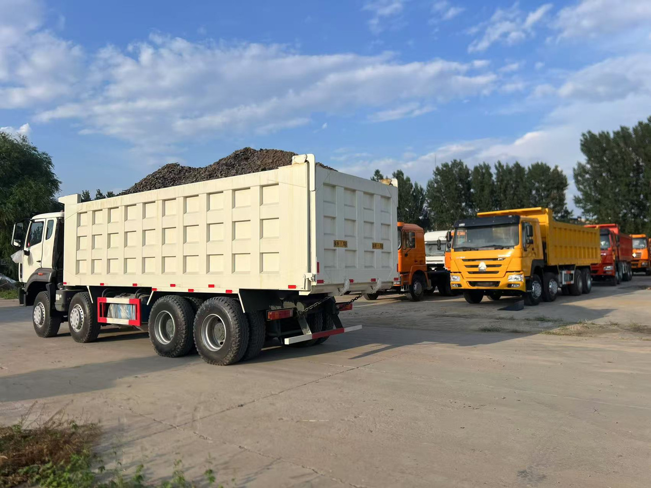 HOWO Used Dump Truck8*4 6*4 - Самосвал: фото 2 HOWO Used Dump Truck8*4 6*4 - Самосвал: фото 2