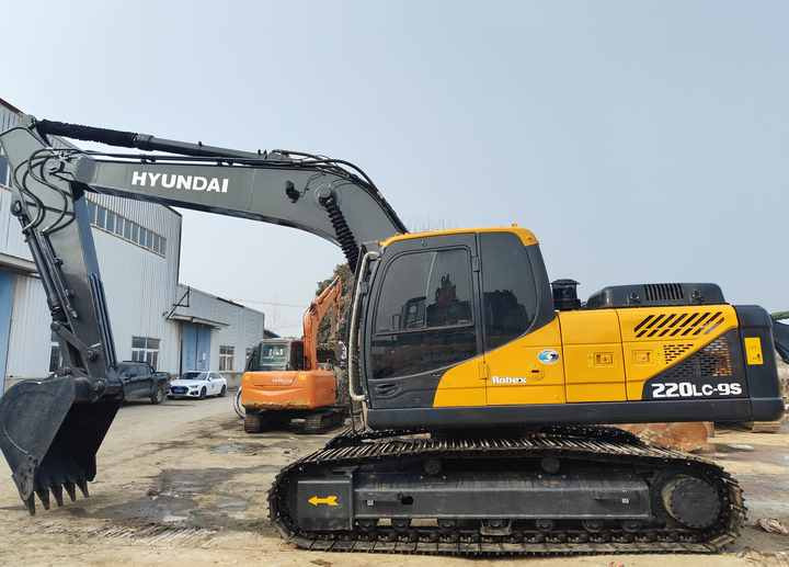 Hyundai Digger 220lc-9s Second Hand Korea Made High Performance Machine Hyundai Excavator for Sale - Гусеничный экскаватор: фото 3 Hyundai Digger 220lc-9s Second Hand Korea Made High Performance Machine Hyundai Excavator for Sale - Гусеничный экскаватор: фото 3