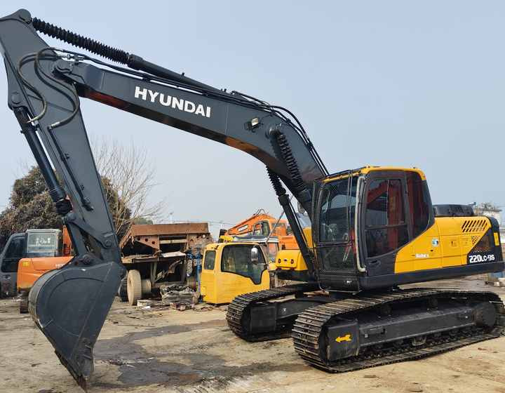 Hyundai Digger 220lc-9s Second Hand Korea Made High Performance Machine Hyundai Excavator for Sale - Гусеничный экскаватор: фото 4 Hyundai Digger 220lc-9s Second Hand Korea Made High Performance Machine Hyundai Excavator for Sale - Гусеничный экскаватор: фото 4