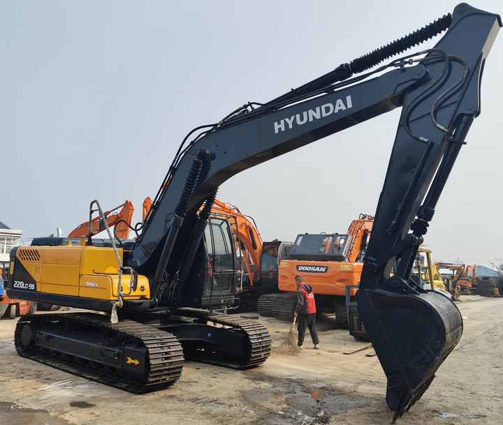 Hyundai Digger 220lc-9s Second Hand Korea Made High Performance Machine Hyundai Excavator for Sale - Гусеничный экскаватор: фото 5 Hyundai Digger 220lc-9s Second Hand Korea Made High Performance Machine Hyundai Excavator for Sale - Гусеничный экскаватор: фото 5