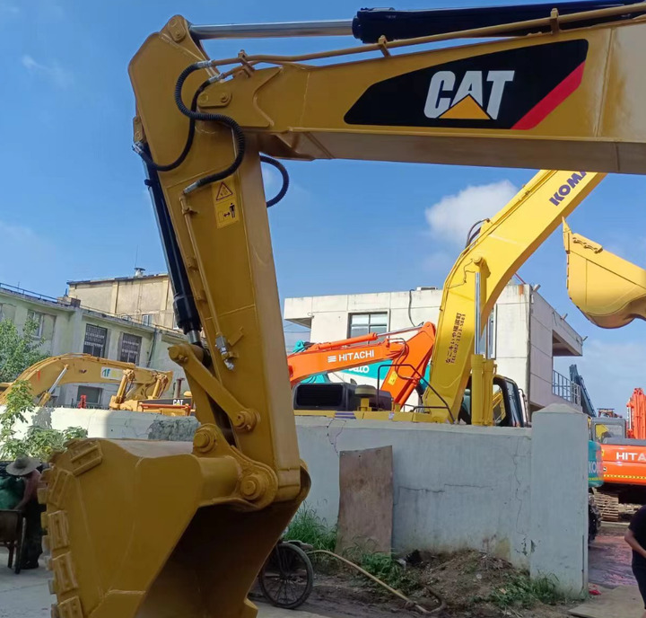 Original CAT 320D Used Excavators Machine CAT 320D 320B Crawler Excavator 20tons Construction Machinery Price - Экскаватор: фото 4 Original CAT 320D Used Excavators Machine CAT 320D 320B Crawler Excavator 20tons Construction Machinery Price - Экскаватор: фото 4