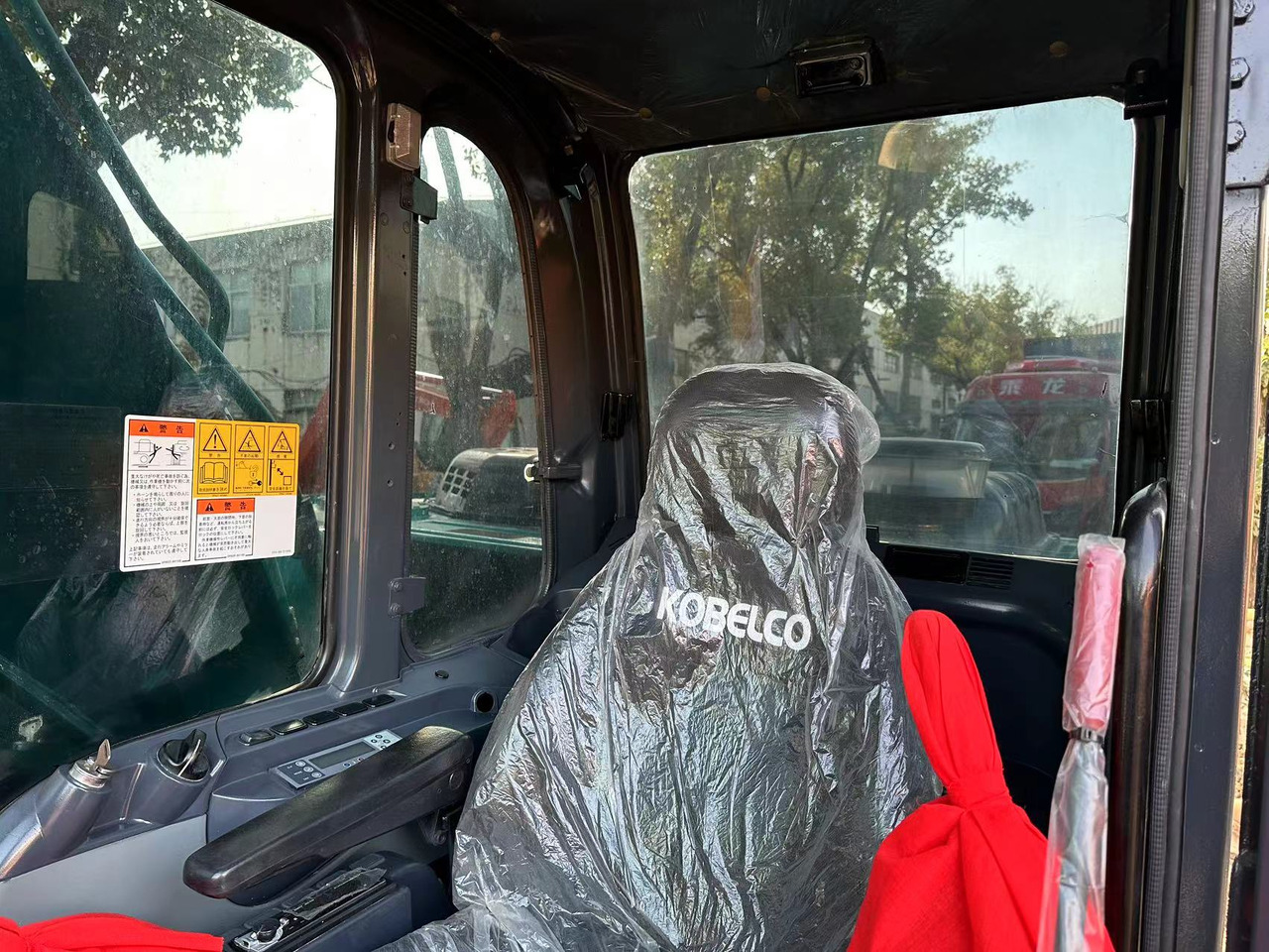 Second-hand High Quality Big Excavator KOBELCO SK200D - Гусеничный экскаватор: фото 5 Second-hand High Quality Big Excavator KOBELCO SK200D - Гусеничный экскаватор: фото 5